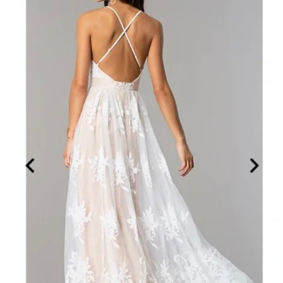 Luxxel Halle Maxi Dress with Velvet Flower Detail White Size M - Picture 3 of 8